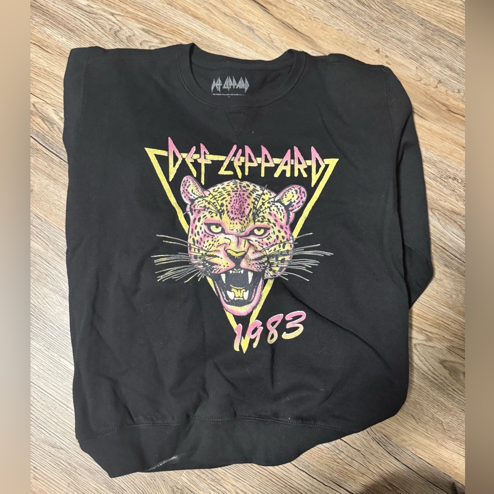 **still available** DEF LEPPARD | crew neck sweater